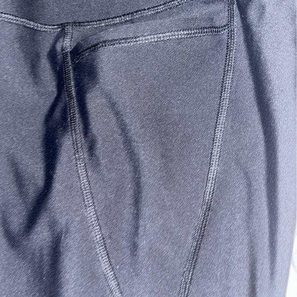 Women’s Old Navy, active power, soft medium, SUPER SOFT side pocketsCOMFORTABLE - Picture 5 of 14
